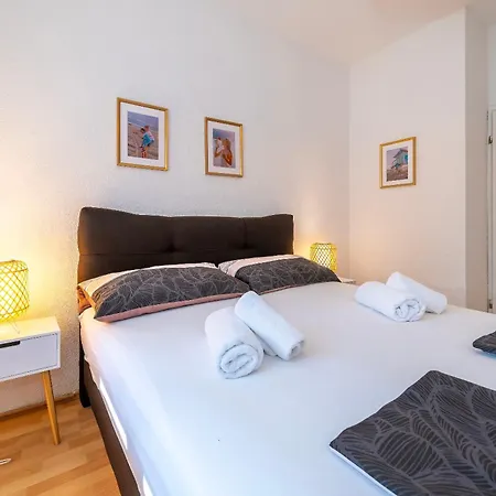 Dora Family Only Apartment *
